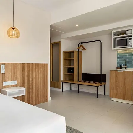 Wyndham Residences (adults Only) אלבור