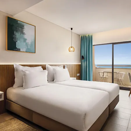 מלון Wyndham Residences (adults Only) אלבור