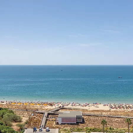 מלון Wyndham Residences (adults Only) 4*